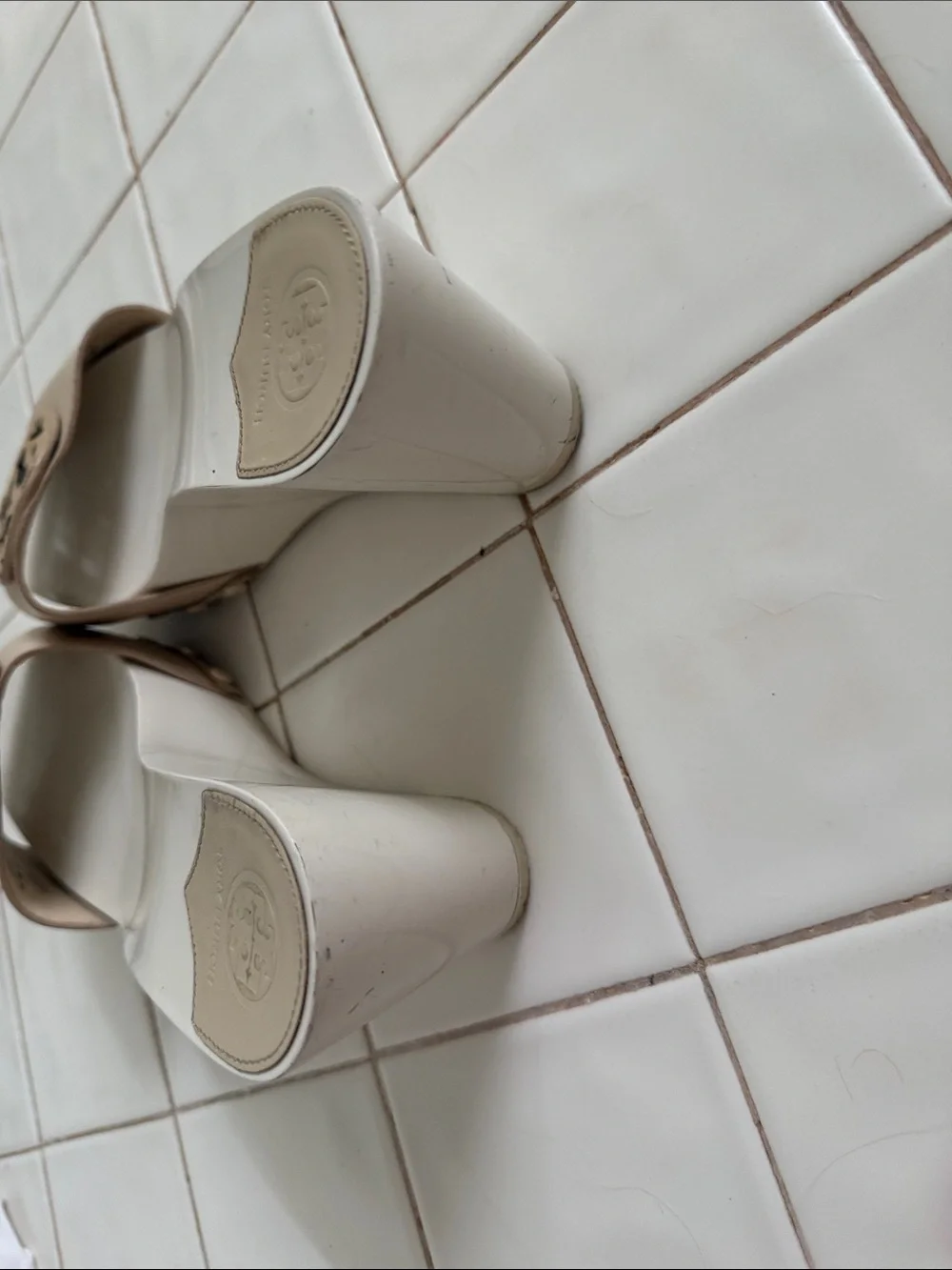 Tori Birch wedge sandal slide mule 7 wedge is shiny  white RARE